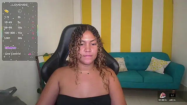 Snapshot of Cristal_War chatting on October 2025 11:46:02 PM Cristal War online show from October 2025 11:46:02 PM