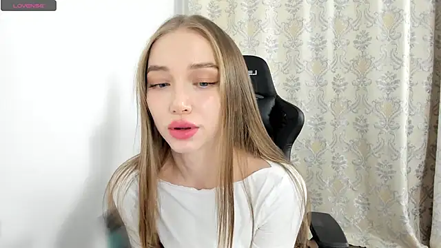 Sweet-bb online show from January 2025 07:43:01 PM