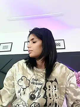 Snapshot of DeuxGold chatting on November 2025 03:05:02 AM DeuxGold online show from November 2025 03:05:02 AM
