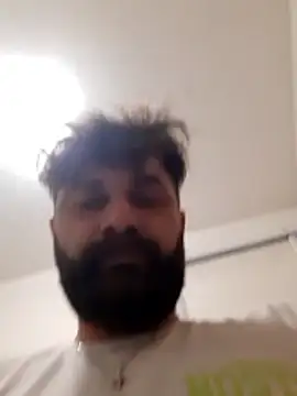 Snapshot of valz86 chatting on February 2026 05:06:02 PM valz86 online show from February 2026 05:06:02 PM