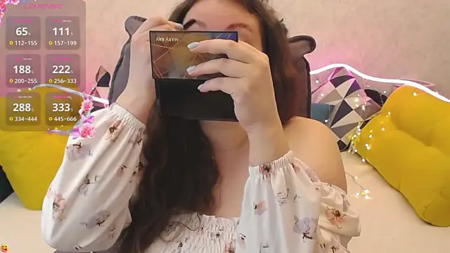 Snapshot of Nataly_cute chatting on March 2025 07:49:02 PM Nataly cute online show from March 2025 07:49:02 PM