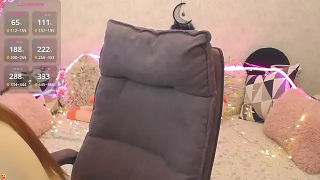 Snapshot of Nataly_cute chatting on March 2025 08:25:01 PM Nataly cute online show from March 2025 08:25:01 PM