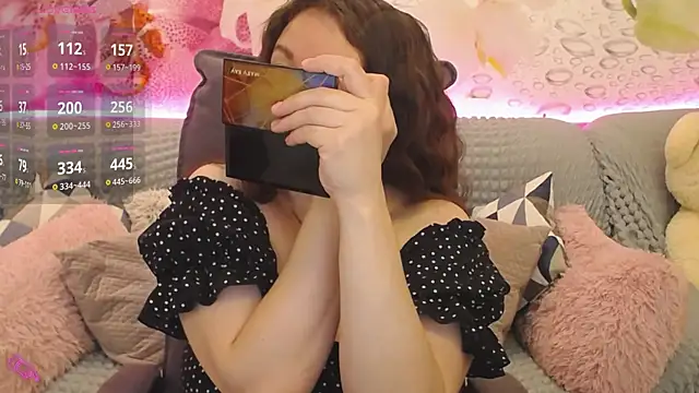 Snapshot of Nataly_cute chatting on September 2025 06:31:02 PM Nataly cute online show from September 2025 06:31:02 PM