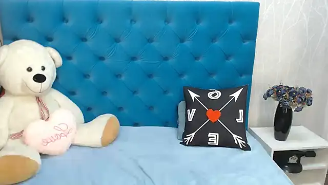 Snapshot of Sexy_MALIKKA chatting on December 2024 09:55:02 AM Sexy MALIKKA online show from December 2024 09:55:02 AM