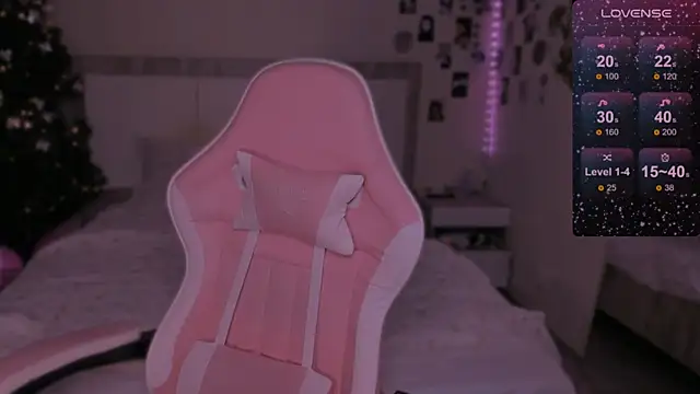 Snapshot of CoddleWeeper_ chatting on December 2024 09:18:01 AM CoddleWeeper online show from December 2024 09:18:01 AM