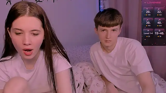 CoddleWeeper  online show from March 2026 04:32:01 PM