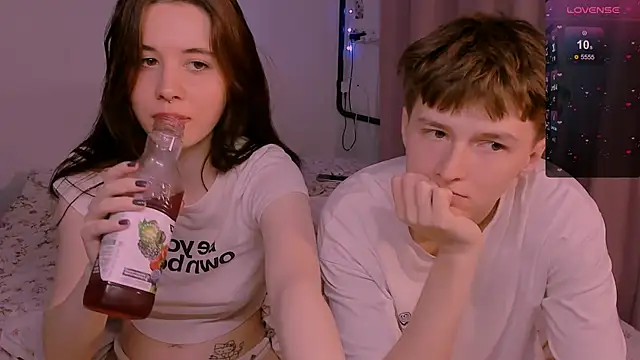 CoddleWeeper  online show from June 2026 02:00:02 PM