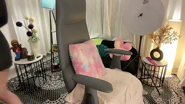 Unique-Beauty online show from March 2025 02:47:01 PM