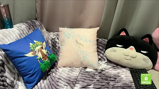 Unique-Beauty online show from November 2025 05:24:01 PM