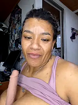 Selket11 online show from February 2025 07:52:02 PM