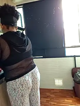 Selket11 online show from October 2025 04:03:02 PM