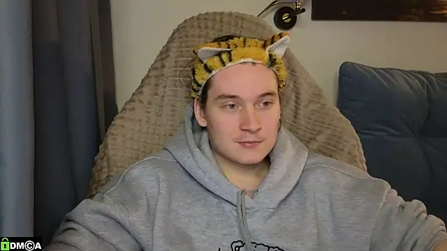 MoreRealAlex online show from April 2026 06:10:01 PM