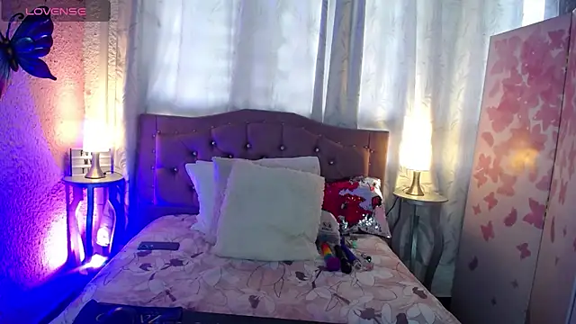 Naty slavedoll online show from December 2024 07:22:02 PM