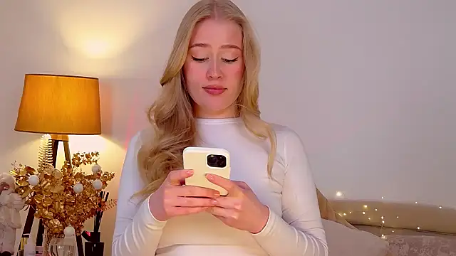 Snapshot of JuliaJaee chatting on January 2025 06:56:01 PM JuliaJaee online show from January 2025 06:56:01 PM