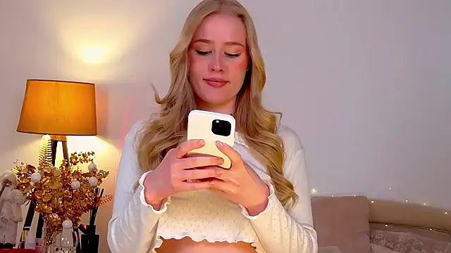 Snapshot of JuliaJaee chatting on January 2025 07:54:01 PM JuliaJaee online show from January 2025 07:54:01 PM