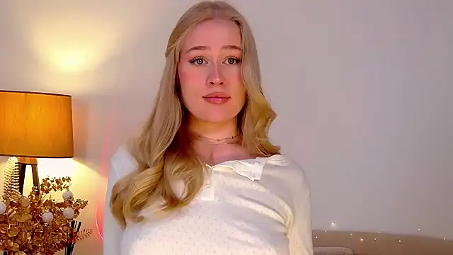 Snapshot of JuliaJaee chatting on January 2025 10:57:01 PM JuliaJaee online show from January 2025 10:57:01 PM