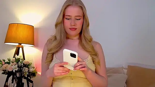 Snapshot of JuliaJaee chatting on February 2025 07:30:02 PM JuliaJaee online show from February 2025 07:30:02 PM