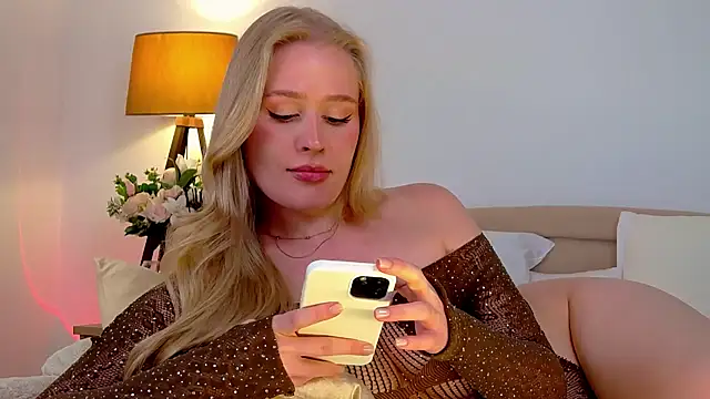 Snapshot of JuliaJaee chatting on March 2025 08:00:02 PM JuliaJaee online show from March 2025 08:00:02 PM