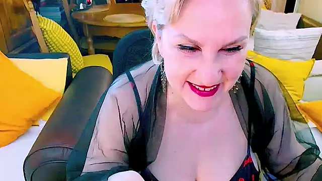 Snapshot of GattonaBiondona chatting on February 2026 08:54:01 AM GattonaBiondona online show from February 2026 08:54:01 AM