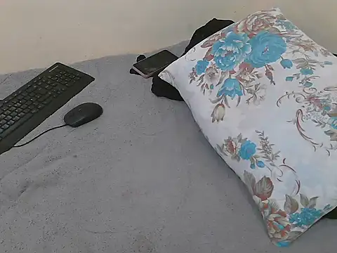 Snapshot of lella-0 chatting on February 2025 04:16:01 PM lella-0 online show from February 2025 04:16:01 PM