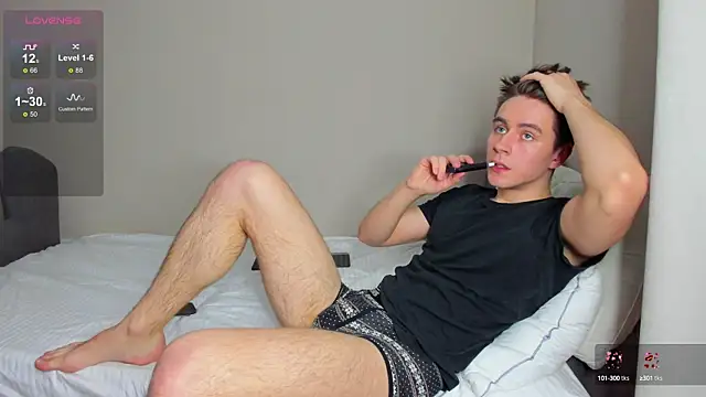 Snapshot of TaisonBrownX chatting on December 2024 07:43:02 PM TaisonBrownX online show from December 2024 07:43:02 PM