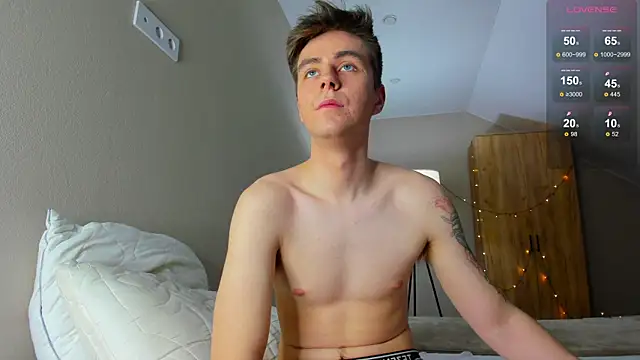 Snapshot of TaisonBrownX chatting on December 2024 07:42:02 PM TaisonBrownX online show from December 2024 07:42:02 PM