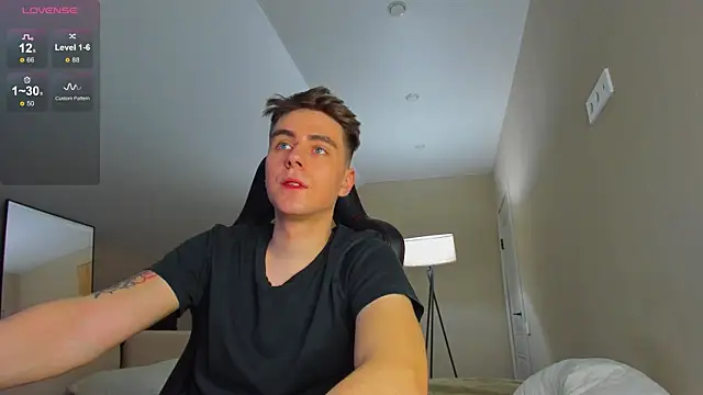 Snapshot of TaisonBrownX chatting on December 2024 10:23:02 PM TaisonBrownX online show from December 2024 10:23:02 PM