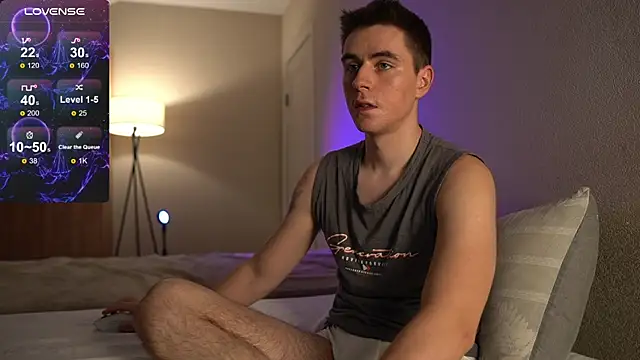 Snapshot of TaisonBrownX chatting on September 2025 06:44:01 PM TaisonBrownX online show from September 2025 06:44:01 PM