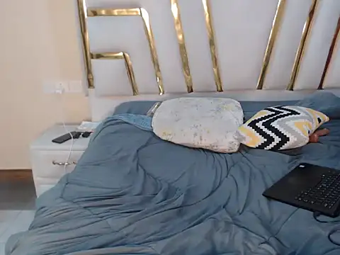 Snapshot of Ninna_bellah chatting on December 2024 07:00:02 PM Ninna bellah online show from December 2024 07:00:02 PM