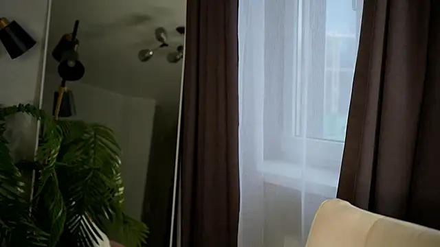 Sandy-the-Squirrel online show from December 2024 05:21:01 AM