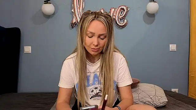 AnnaMaee online show from February 2025 09:12:01 PM