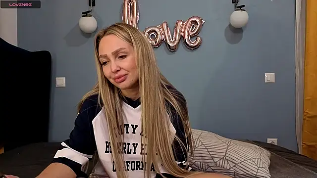 AnnaMaee online show from March 2025 08:21:02 PM