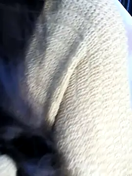 Snapshot of _Linez_ chatting on November 2025 04:39:01 PM Linez online show from November 2025 04:39:01 PM