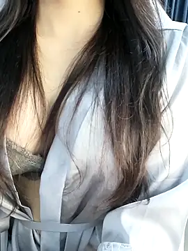 Snapshot of _Linez_ chatting on November 2025 04:40:01 PM Linez online show from November 2025 04:40:01 PM