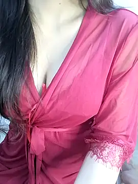 Snapshot of _Linez_ chatting on November 2025 05:33:02 PM Linez online show from November 2025 05:33:02 PM