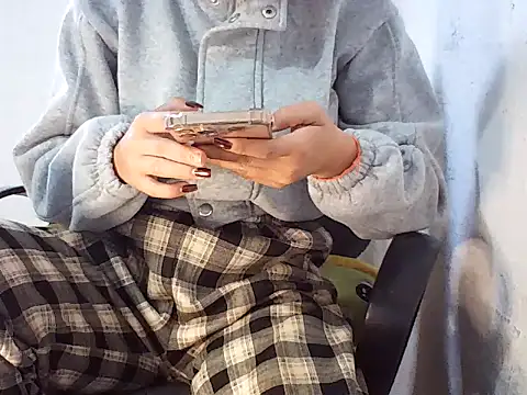 Haralushiaaax online show from December 2025 01:14:01 AM