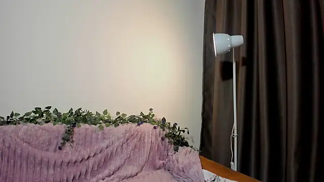 Snapshot of vergillhell chatting on November 2025 08:17:02 AM vergillhell online show from November 2025 08:17:02 AM