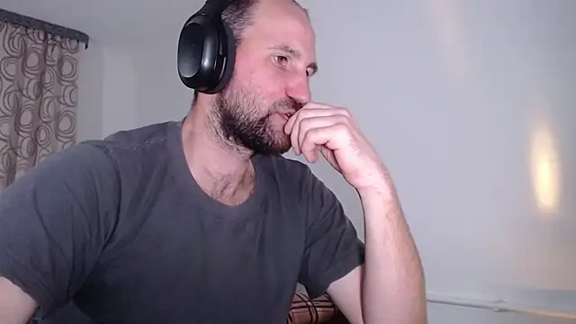 Snapshot of Popadosik_Mod chatting on February 2026 05:35:01 PM Popadosik Mod online show from February 2026 05:35:01 PM