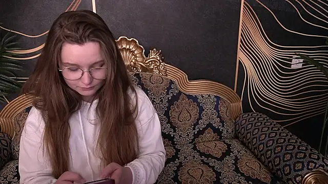 MagicPeachh  online show from September 2025 07:52:02 AM