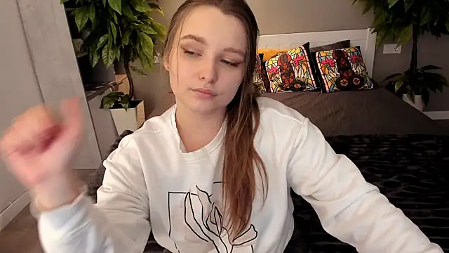 MagicPeachh  online show from October 2025 12:47:02 PM