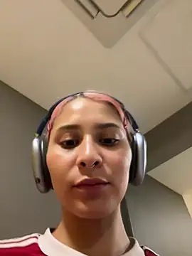 Snapshot of Ramona_Flower chatting on March 2025 08:10:02 PM Ramona Flower online show from March 2025 08:10:02 PM