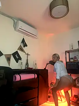 Snapshot of Ramona_Flower chatting on October 2025 01:06:02 AM Ramona Flower online show from October 2025 01:06:02 AM