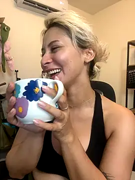 Snapshot of Ramona_Flower chatting on November 2025 02:12:01 AM Ramona Flower online show from November 2025 02:12:01 AM