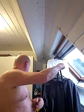 Snapshot of andrejoyfull64 chatting on February 2025 03:57:02 PM andrejoyfull64 online show from February 2025 03:57:02 PM