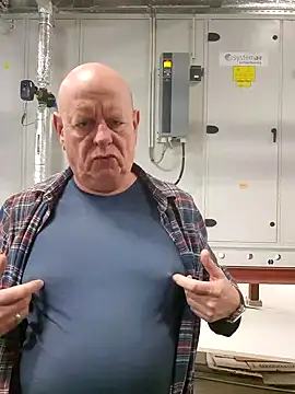 Snapshot of andrejoyfull64 chatting on February 2025 12:58:02 PM andrejoyfull64 online show from February 2025 12:58:02 PM