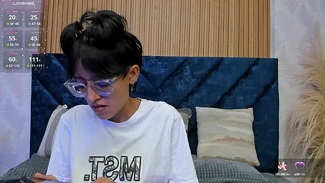 Snapshot of Marge_lasander chatting on February 2025 01:23:02 AM Marge lasander online show from February 2025 01:23:02 AM