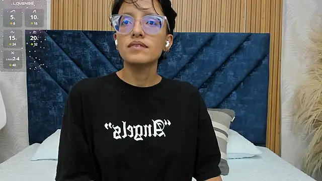 Snapshot of Marge_lasander chatting on February 2025 01:32:02 AM Marge lasander online show from February 2025 01:32:02 AM