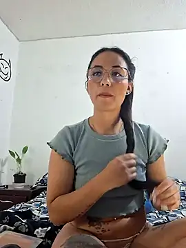 anny roberts online show from December 2024 01:02:02 AM