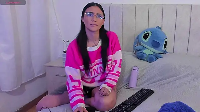 anny roberts online show from December 2025 09:11:01 PM