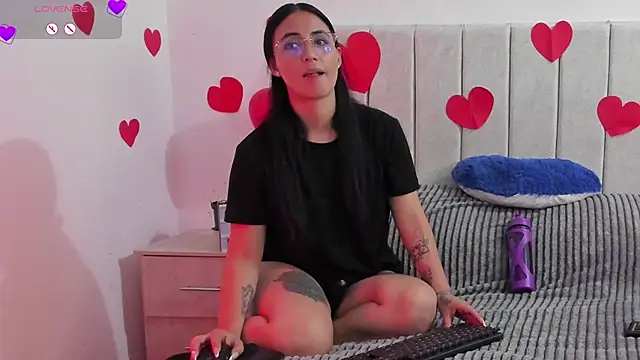 anny roberts online show from February 2026 11:01:01 PM